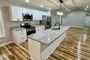 1351 Mayfair Dr, Wilmington, OH 45177 - Photo 7