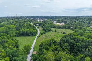 22 Trailside Woods Ct, Miami Township, OH 45140 - Photo 9