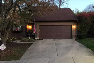 1047 Golfview Rd, Middletown, OH 45042 - Photo 1