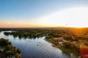 976 Krupp Dr, Perry Township, OH 45118 - Photo 1