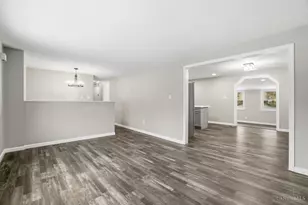 1371 Finch Ln, Miami Township, OH 45150 - Photo 15