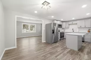 1371 Finch Ln, Miami Township, OH 45150 - Photo 9