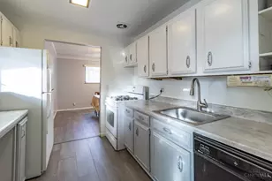 8990 Mockingbird Ln, Springfield Township, OH 45231 - Photo 5