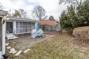 8990 Mockingbird Ln, Springfield Township, OH 45231 - Photo 23