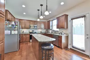 1757 Woodruff Ln, Wyoming, OH 45215 - Photo 13