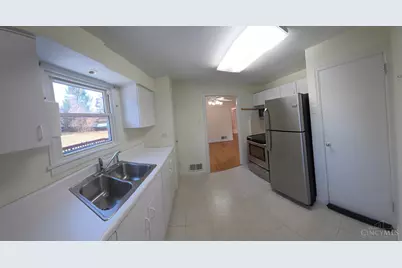 8240 Camargo Road, Madeira, OH 45243 - Photo 9