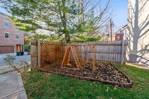 1402 Ludlow Pl, Cincinnati, OH 45223 - Photo 31