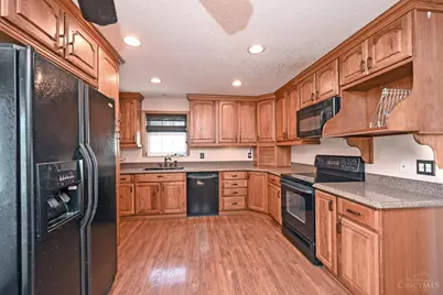 10480 Wintergreen Court, Sharonville, OH 45241 - Photo 9