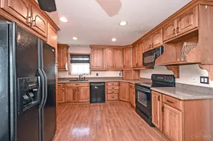 10480 Wintergreen Ct, Sharonville, OH 45241 - Photo 9