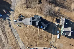 9798 Christian Ct, Hamilton Township, OH 45140 - Photo 7