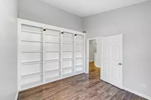 7682 Crystal Cove Pointe, Hamilton Township, OH 45039 - Photo 13