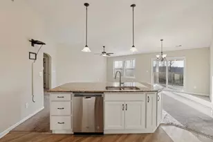 7979 Oakbridge Wy, Green Township, OH 45248 - Photo 15