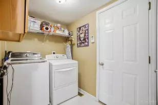 5725 Lofty View Ln, Green Township, OH 45247 - Photo 7