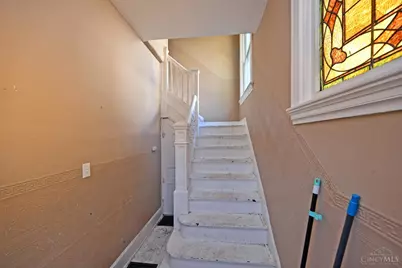 327 Crestline Avenue, Cincinnati, OH 45205 - Photo 7