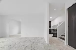 1465 Hartwood Dr, Springfield Township, OH 45240 - Photo 5