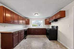 8579 Daly Rd, Springfield Township, OH 45231 - Photo 13