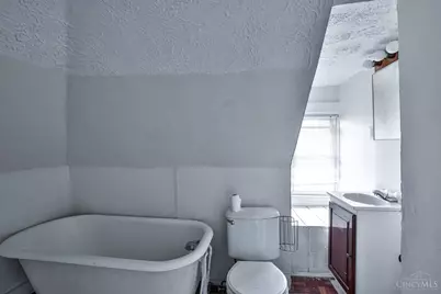 2231 Burnet Drive, Cincinnati, OH 45219 - Photo 19