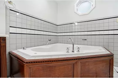 1402 Woodville Pike, Miami Township, OH 45150 - Photo 45