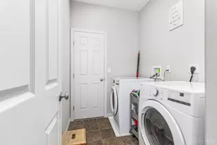 2850 Buckridge Dr, Miami Township, OH 45233 - Photo 15