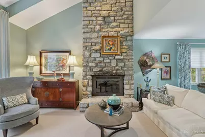 9850 Village View Court, Blue Ash, OH 45241 - Photo 7