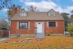 3946 Cedarwood Pl, Silverton, OH 45213 - Photo 1