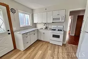 1116 Madeleine Cir, Springfield Township, OH 45231 - Photo 3