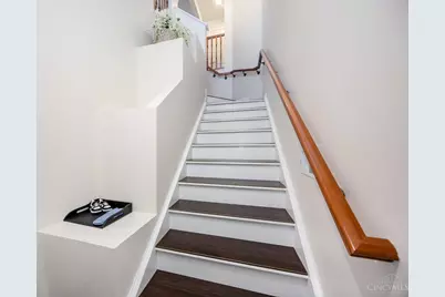 8060 Bridge Point Drive #7-302, Green Township, OH 45248 - Photo 3