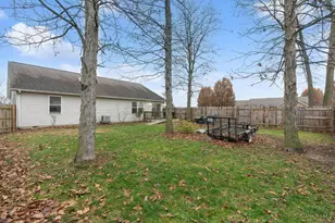 588 John Chambers Dr, Wilmington, OH 45177 - Photo 15