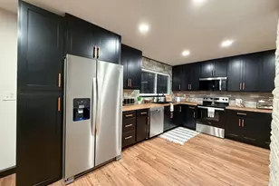 11131 Hanover Rd, Forest Park, OH 45240 - Photo 9