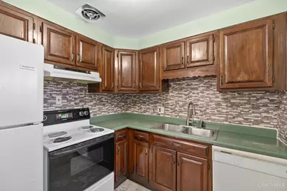 1052 Vacationland Drive, Springfield Township, OH 45231 - Photo 15