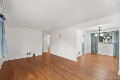 1052 Vacationland Drive, Springfield Township, OH 45231 - Photo 9