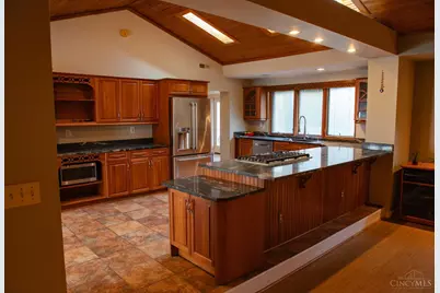 8593 Concord Hills Circle, Sycamore Township, OH 45243 - Photo 15