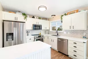 25656 Hearthstone Dr, Saint Leon, IN 47012 - Photo 3