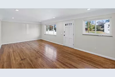 8663 Mockingbird Lane, Springfield Township, OH 45231 - Photo 5