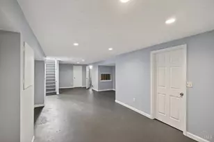 8663 Mockingbird Ln, Springfield Township, OH 45231 - Photo 23