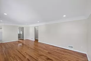 8663 Mockingbird Ln, Springfield Township, OH 45231 - Photo 3