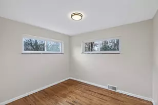 8663 Mockingbird Ln, Springfield Township, OH 45231 - Photo 7