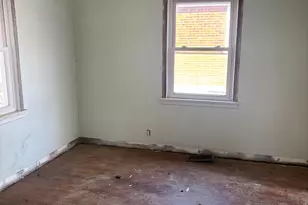 2327 Losantiville Ave, Golf Manor, OH 45237 - Photo 9