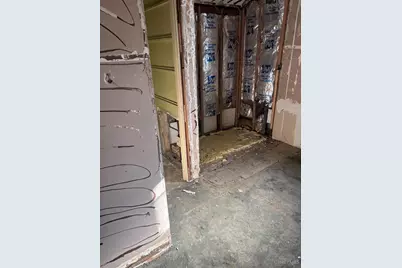 2327 Losantiville Avenue, Golf Manor, OH 45237 - Photo 5