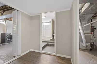 8965 Fontainebleau Terrace, Springfield Township, OH 45231 - Photo 5