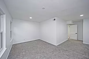 2037 Duck Creek Rd, Cincinnati, OH 45207 - Photo 17