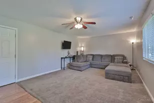 1398 Lorelei Dr, Perry Township, OH 45118 - Photo 9