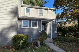 6 Chalmers Ct, Green Hills, OH 45218 - Photo 1