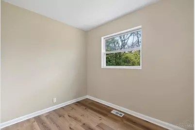 8729 Morningstar Lane, Springfield Township, OH 45231 - Photo 13