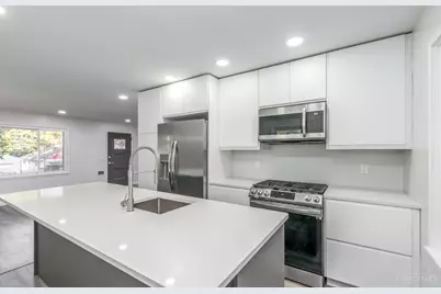 4222 Georgia Avenue, Cincinnati, OH 45223 - Photo 11