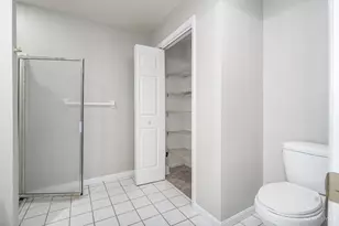 5440 Asbury Lake Dr, Green Township, OH 45247 - Photo 11