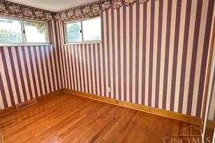 1233 Deblin Dr, Miami Township, OH 45150 - Photo 9