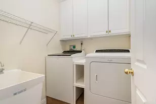 5548 Timber Way Dr, Delhi Township, OH 45238 - Photo 11