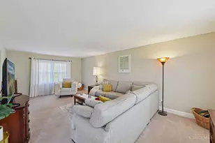 4252 Runningfawn Dr, Green Township, OH 45247 - Photo 11