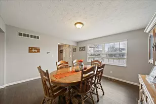 812 E Jameson Ct, Trenton, OH 45067 - Photo 17